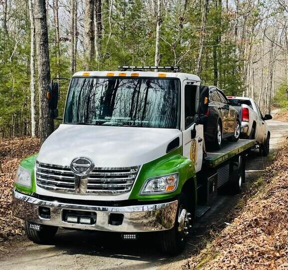 Grua atlanta Kingdom Towing LLC White Wagon